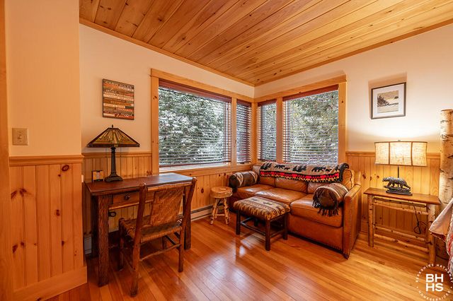 2 Chipmunk Lane, Lake Placid, NY 12946