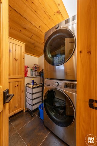 2 Chipmunk Lane, Lake Placid, NY 12946