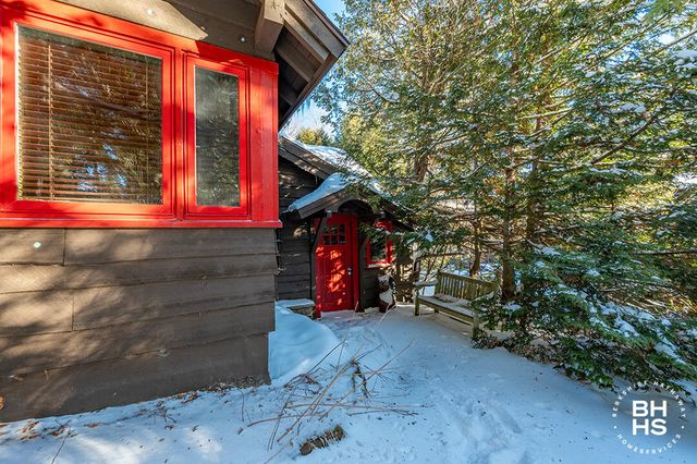 2 Chipmunk Lane, Lake Placid, NY 12946