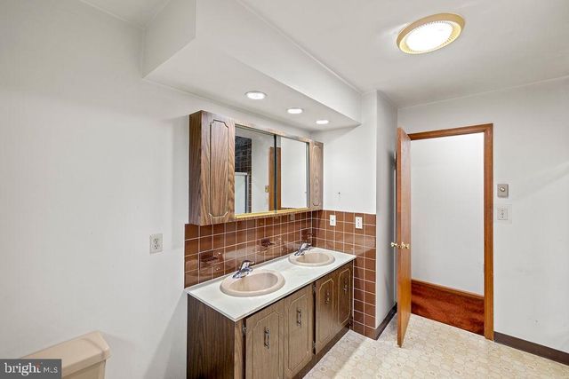 2165 OLD HARRISBURG RD, Gettysburg, PA 17325