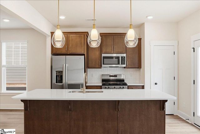 16 Shoemaker Road, Greenville, SC 29617