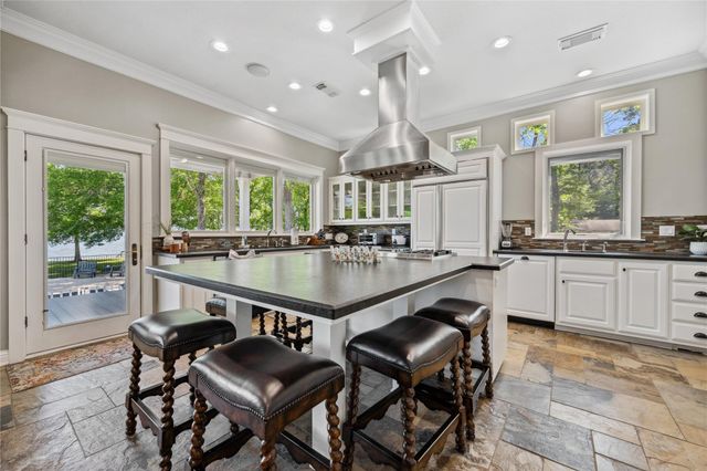 101 Oak Arbor Lane, Coldspring, TX 77331