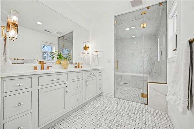 5321 Norwood Road, Fairway, KS 66205