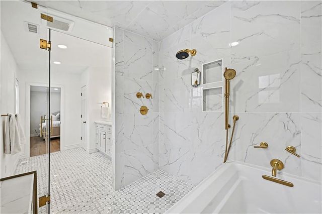 5321 Norwood Road, Fairway, KS 66205