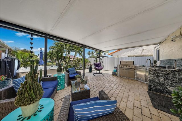 12511 SW 12th Ln, Miami, FL 33184