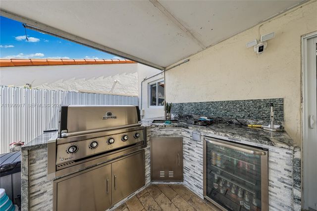 12511 SW 12th Ln, Miami, FL 33184