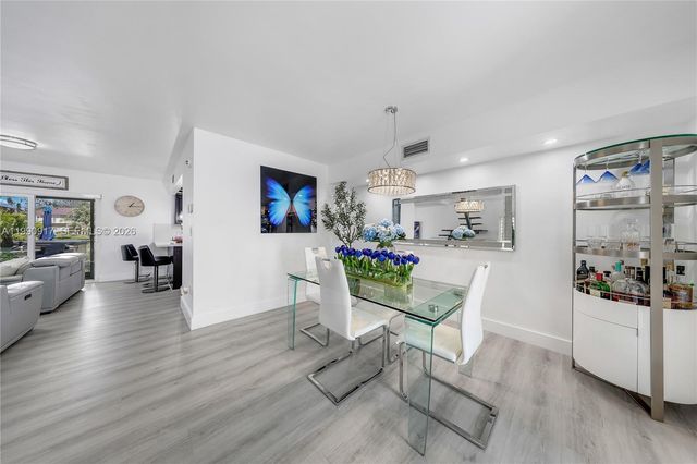 12511 SW 12th Ln, Miami, FL 33184