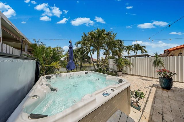 12511 SW 12th Ln, Miami, FL 33184