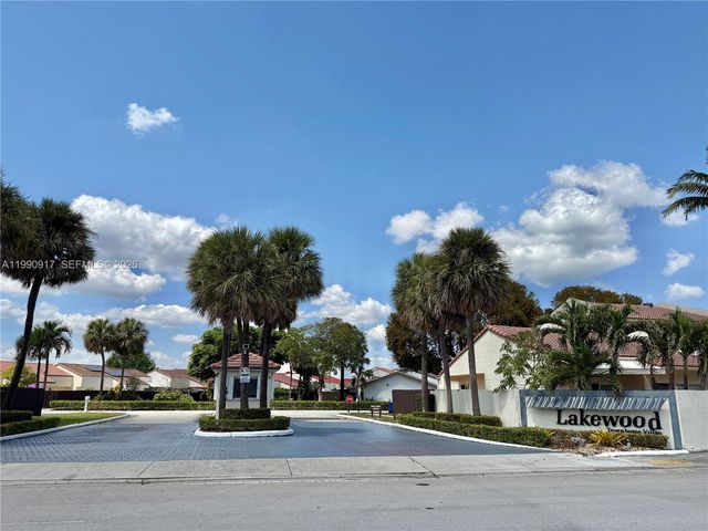 12511 SW 12th Ln, Miami, FL 33184