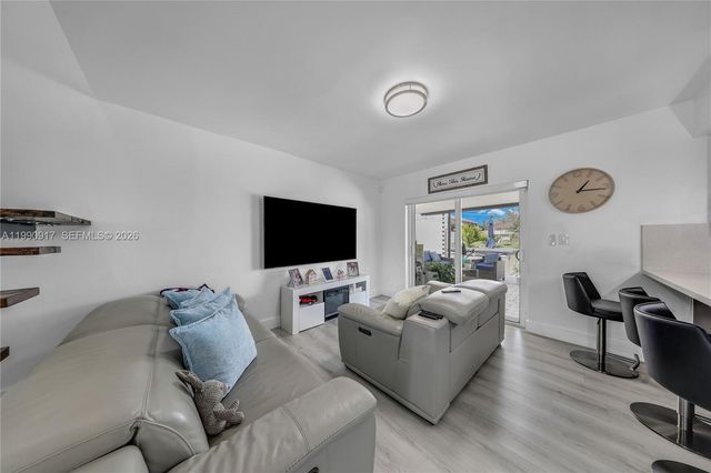 12511 SW 12th Ln, Miami, FL 33184