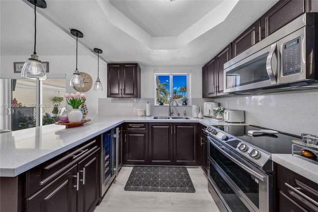 12511 SW 12th Ln, Miami, FL 33184