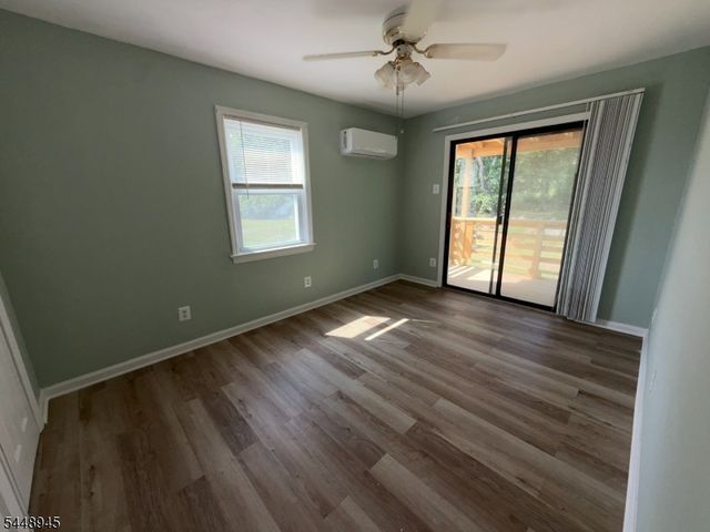 6 Maple Ln, Hampton Boro, NJ 08827