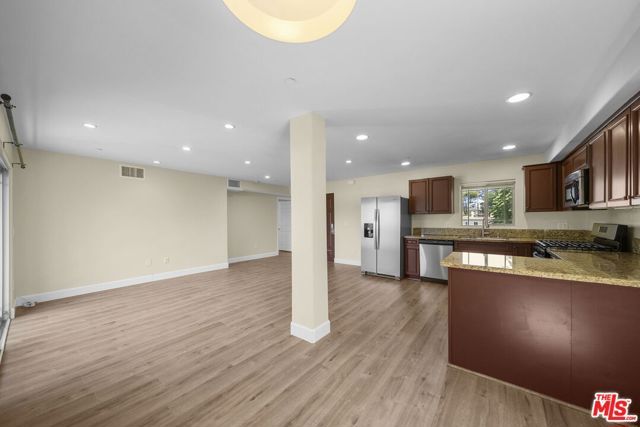 5315 Bellingham Avenue 204, Los Angeles, CA 91607