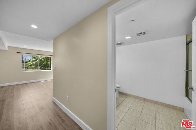 5315 Bellingham Avenue 204, Los Angeles, CA 91607