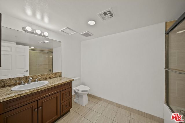 5315 Bellingham Avenue 204, Los Angeles, CA 91607