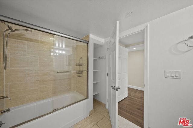 5315 Bellingham Avenue 204, Los Angeles, CA 91607