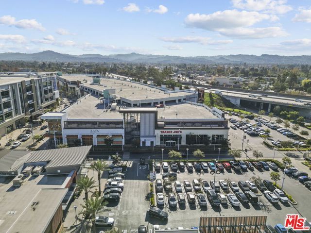 5315 Bellingham Avenue 204, Los Angeles, CA 91607