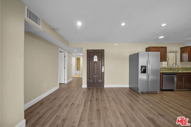 5315 Bellingham Avenue 204, Los Angeles, CA 91607