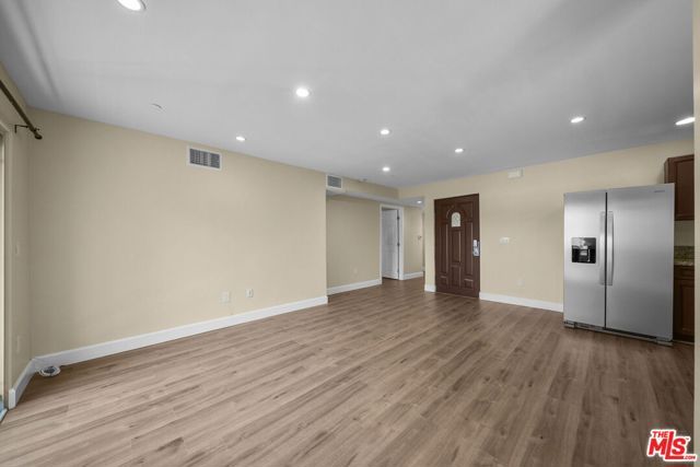 5315 Bellingham Avenue 204, Los Angeles, CA 91607