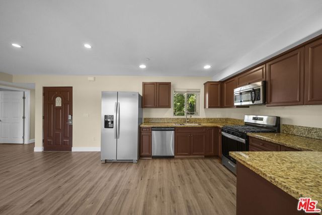5315 Bellingham Avenue 204, Los Angeles, CA 91607