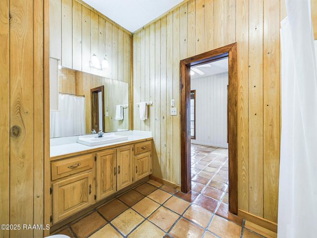 1112 Bayou Tortue Road, Broussard, LA 70518