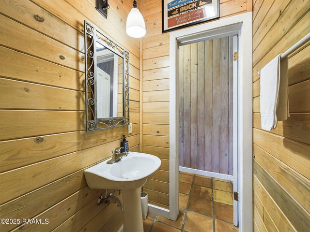 1112 Bayou Tortue Road, Broussard, LA 70518