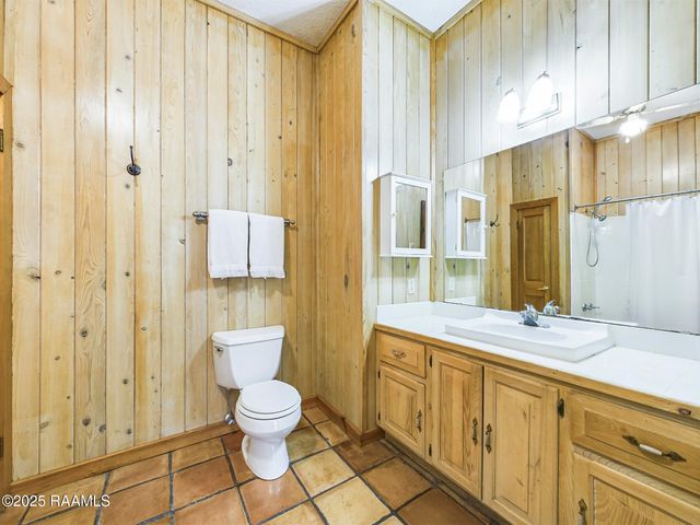 1112 Bayou Tortue Road, Broussard, LA 70518