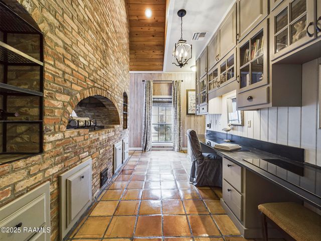 1112 Bayou Tortue Road, Broussard, LA 70518