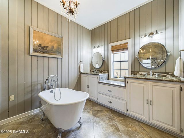 1112 Bayou Tortue Road, Broussard, LA 70518