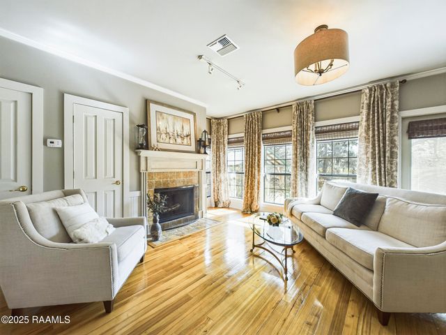 1112 Bayou Tortue Road, Broussard, LA 70518