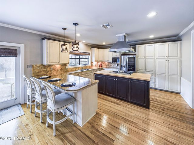 1112 Bayou Tortue Road, Broussard, LA 70518