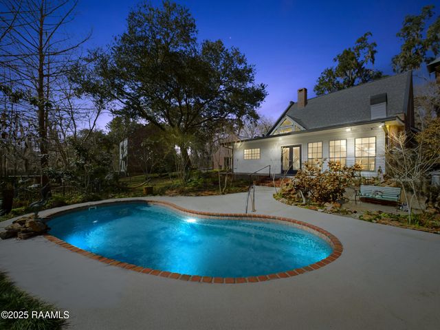 1112 Bayou Tortue Road, Broussard, LA 70518