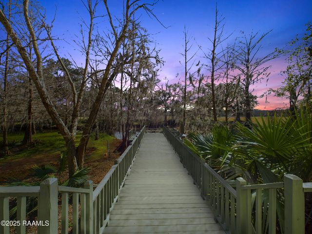 1112 Bayou Tortue Road, Broussard, LA 70518