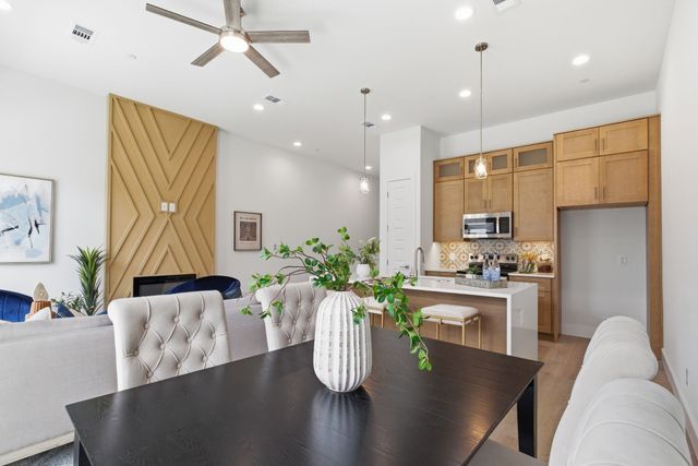 2925 Spruce Valley Lane 402, Dallas, TX 75233
