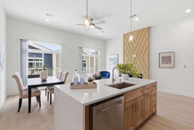 2925 Spruce Valley Lane 402, Dallas, TX 75233