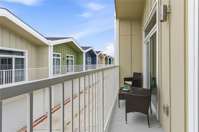 2925 Spruce Valley Lane 402, Dallas, TX 75233