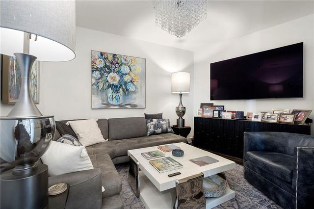 2425 Peachtree Road NE 707, Atlanta, GA 30305