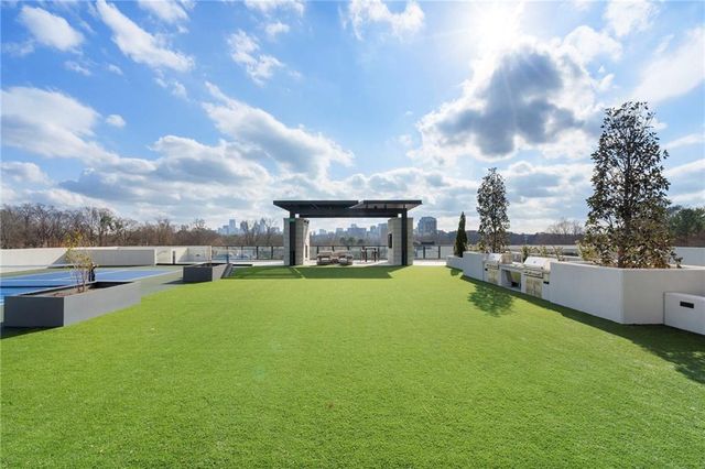 2425 Peachtree Road NE 707, Atlanta, GA 30305