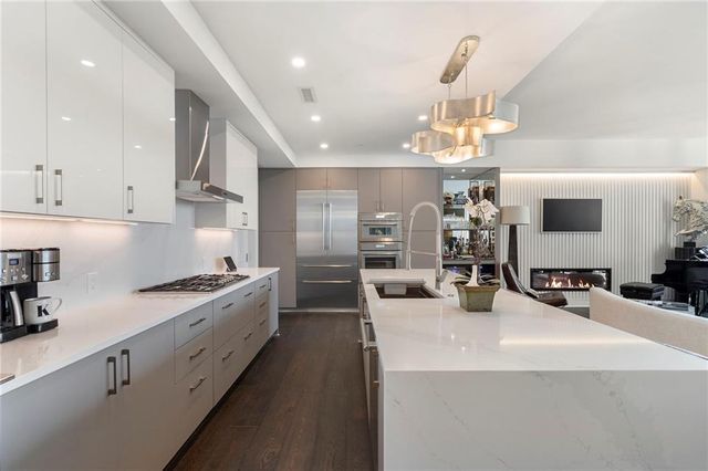 2425 Peachtree Road NE 707, Atlanta, GA 30305