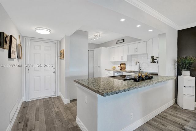 3111 NE 51st St 305C, Fort Lauderdale, FL 33308