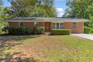 1118 Crestview Circle NE, Conyers, GA 30012