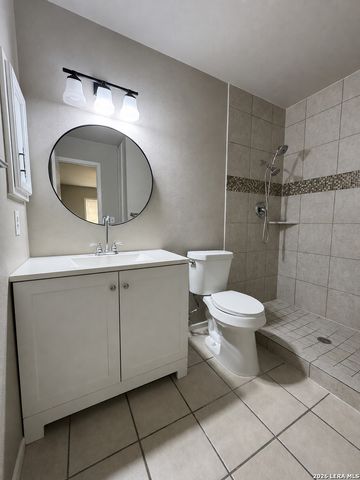 8023 LAUREL BND, San Antonio, TX 78250