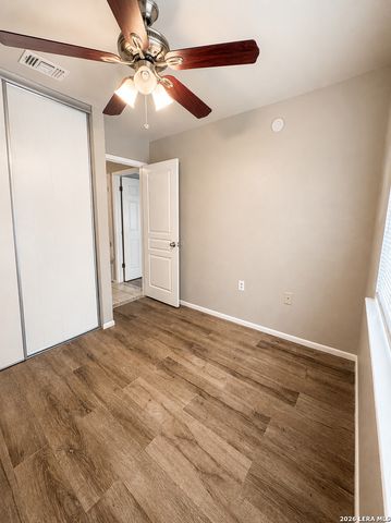 8023 LAUREL BND, San Antonio, TX 78250