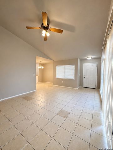 8023 LAUREL BND, San Antonio, TX 78250