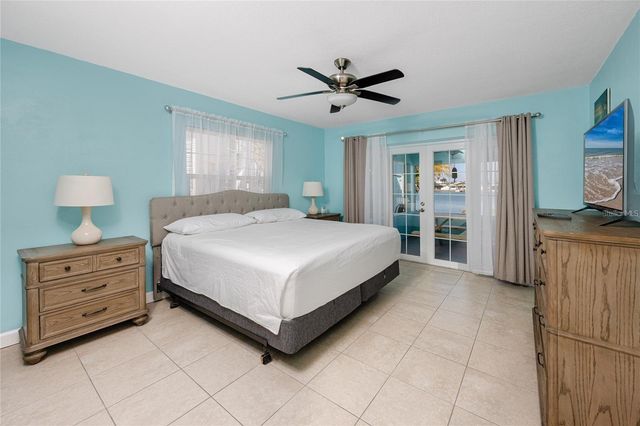 11215 3RD STREET E, Treasure Island, FL 33706