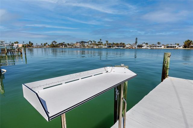 11215 3RD STREET E, Treasure Island, FL 33706