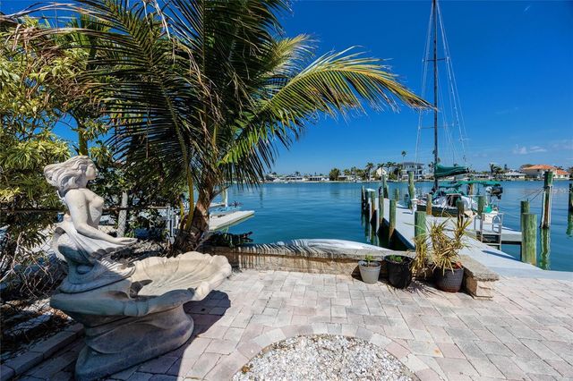 11215 3RD STREET E, Treasure Island, FL 33706