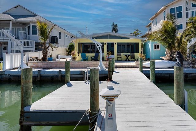 11215 3RD STREET E, Treasure Island, FL 33706