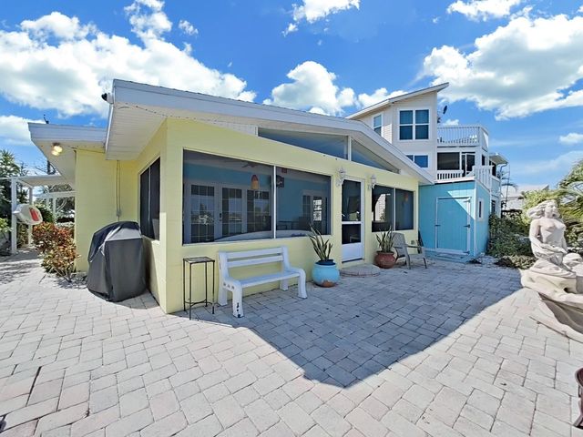 11215 3RD STREET E, Treasure Island, FL 33706