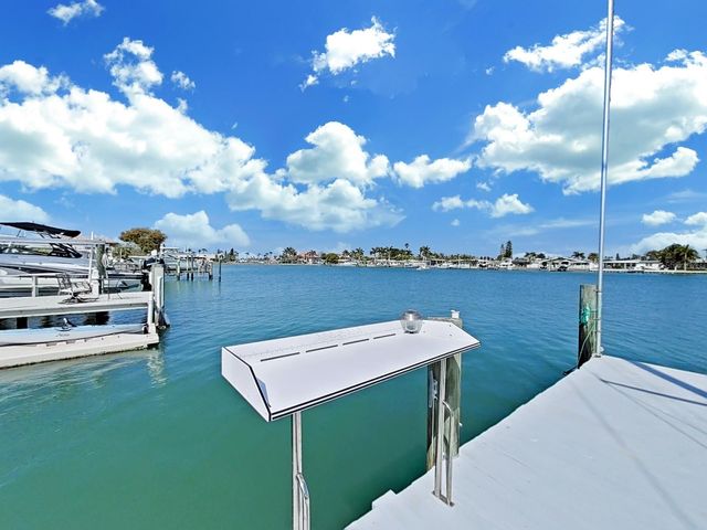 11215 3RD STREET E, Treasure Island, FL 33706